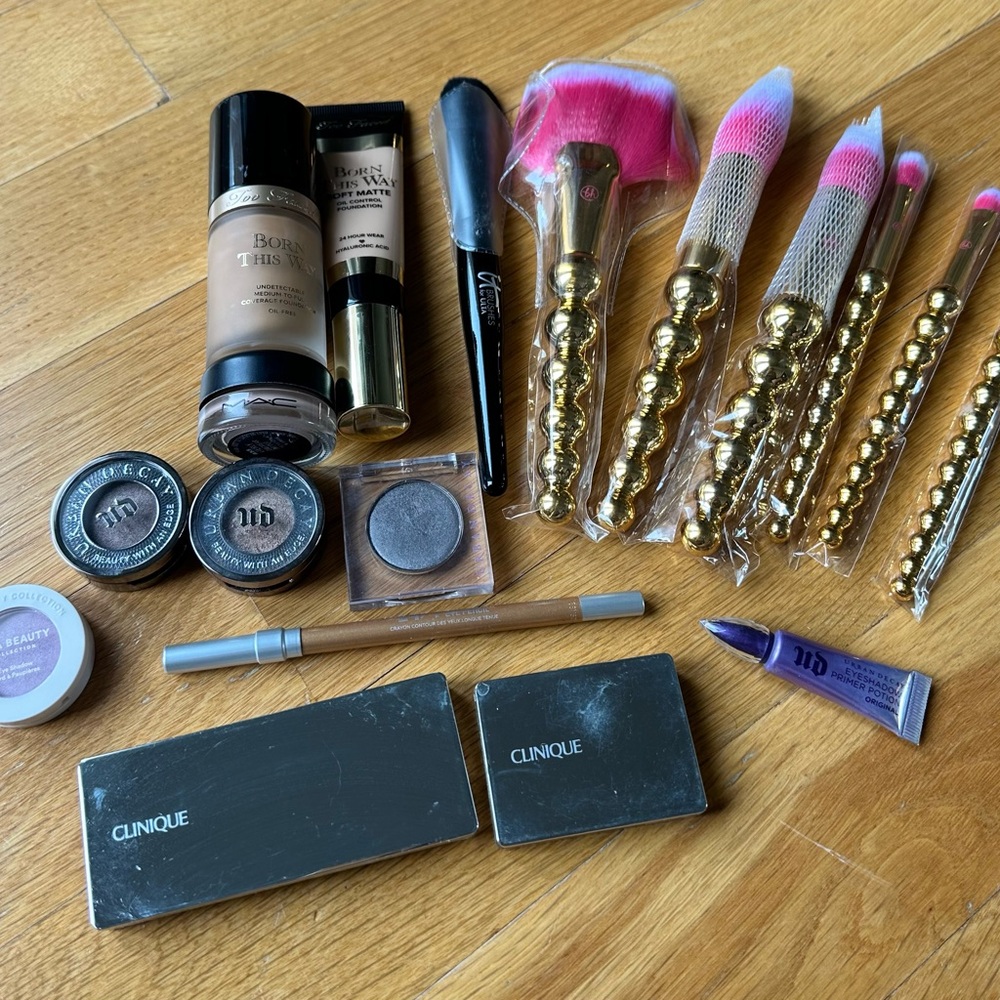 High end makeup bundle